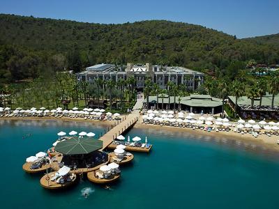 Crystal Green Bay Resort & SPA Hotel
