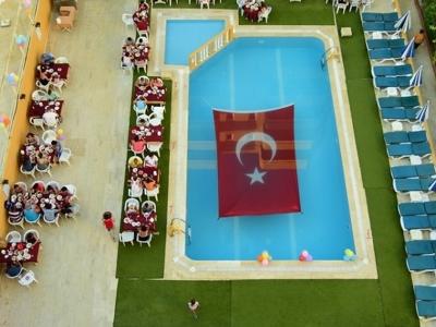 GOLD TWINS BEACH SUIT Resim Galerisi
